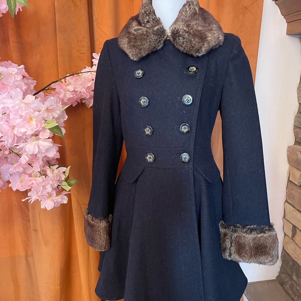 Elegant Navy Blue Coat with Faux Fur Trim